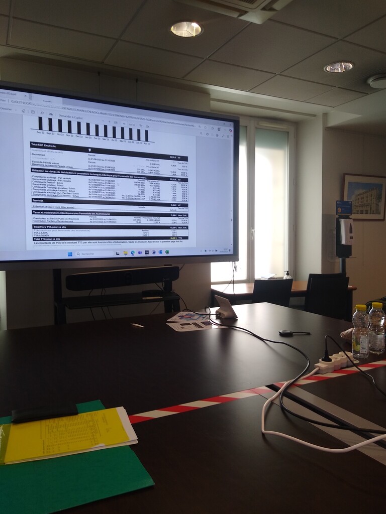 Écran d’ordinateur affichant un tableau de charges locatives : contrôle des charges chez Vallée Sud Habitat